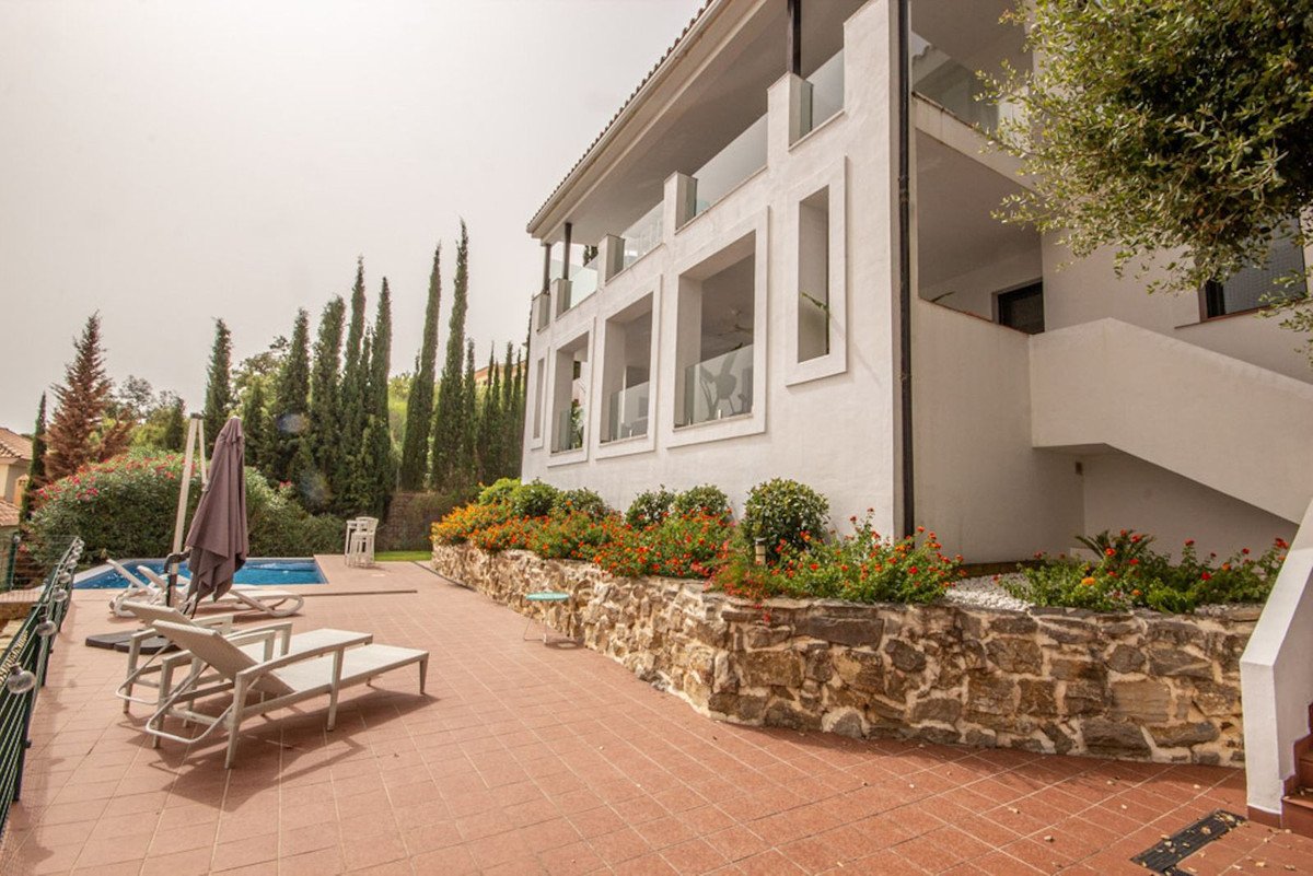4 Bed Detached Villa in La Mairena