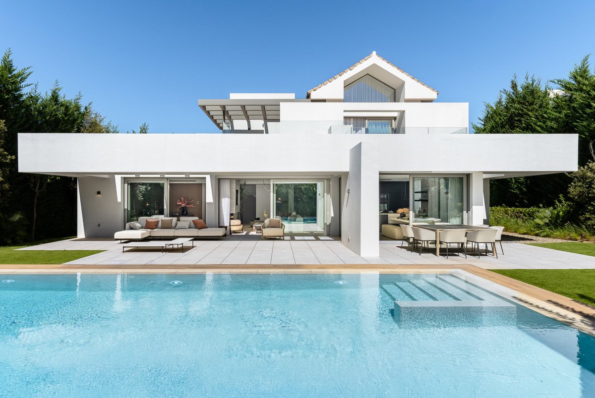 4 Bed New Development in Estepona