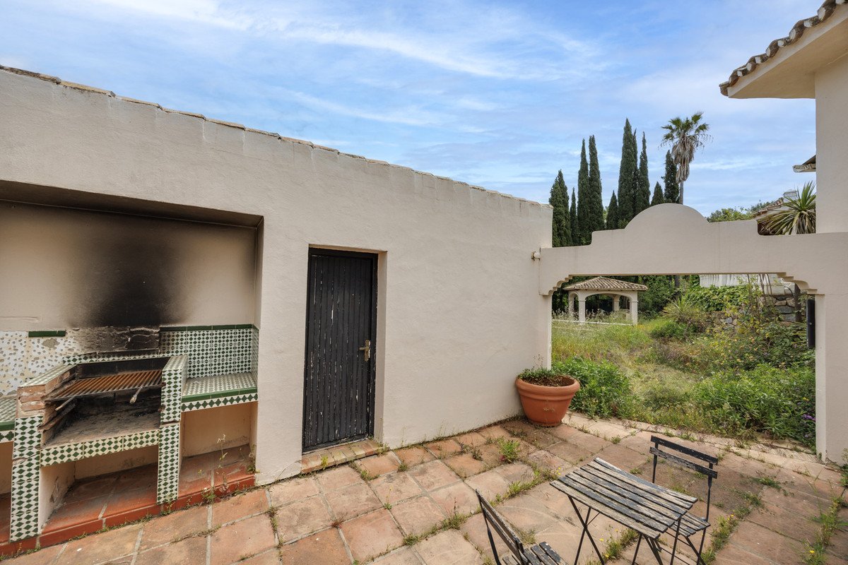 3 Bed Detached Villa in Benahavís