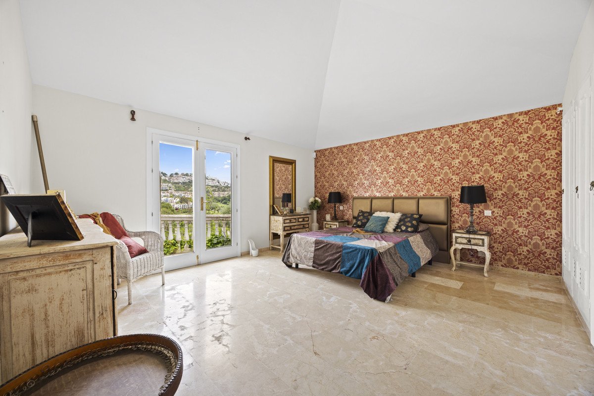 3 Bed Detached Villa in Benahavís