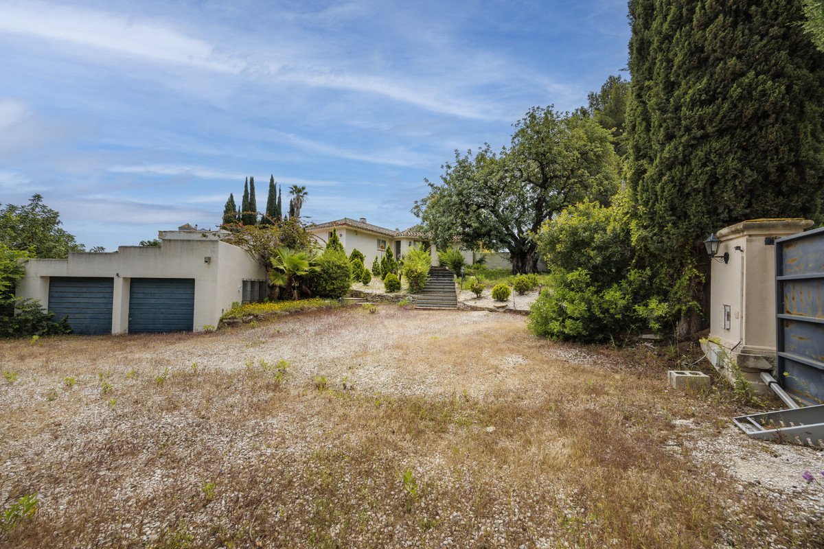 3 Bed Detached Villa in Benahavís