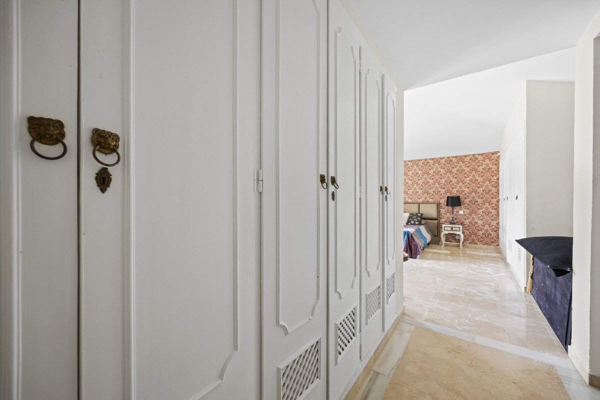 3 Bed Detached Villa in Benahavís