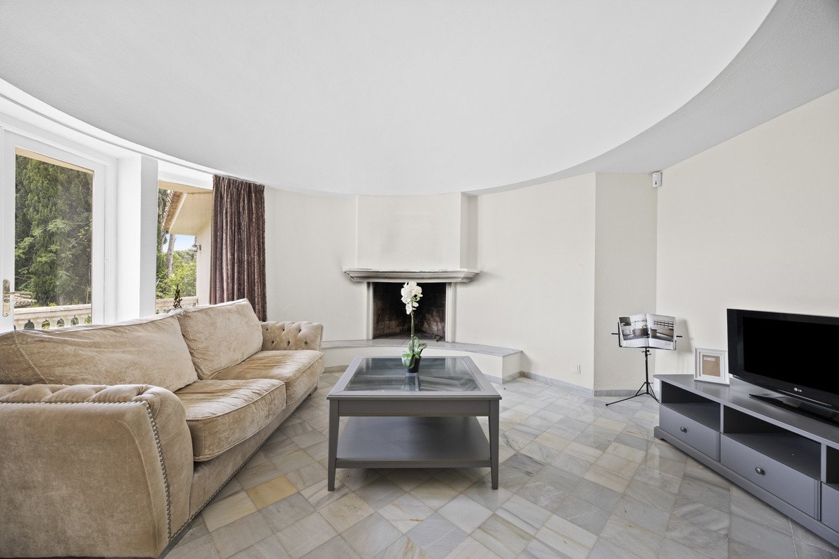 3 Bed Detached Villa in Benahavís