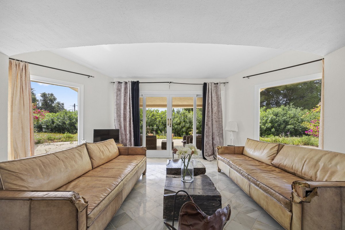 3 Bed Detached Villa in Benahavís