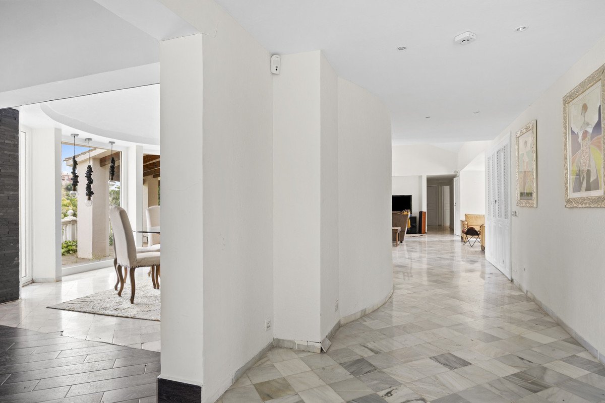 3 Bed Detached Villa in Benahavís