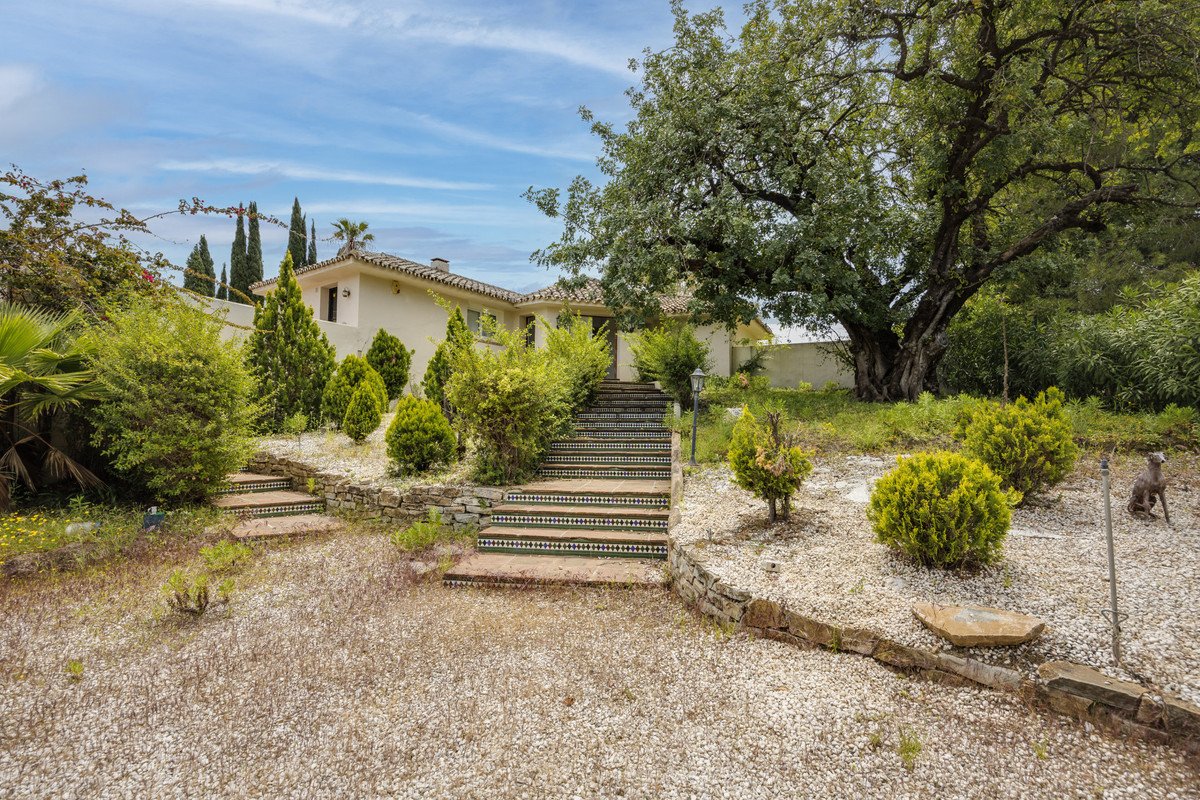 3 Bed Detached Villa in Benahavís