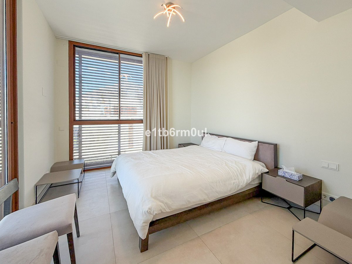 4 Bed Semi-Detached House in The Golden Mile