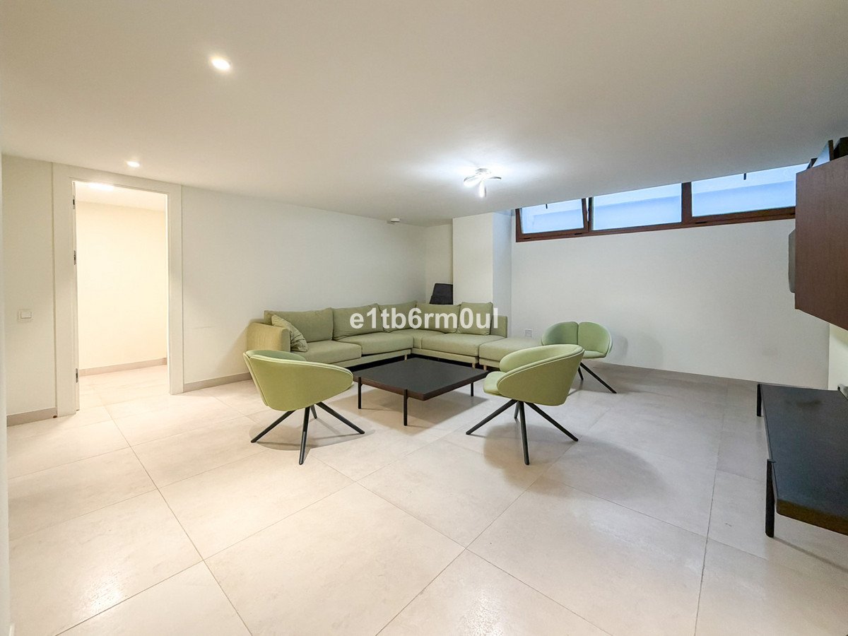 4 Bed Semi-Detached House in The Golden Mile