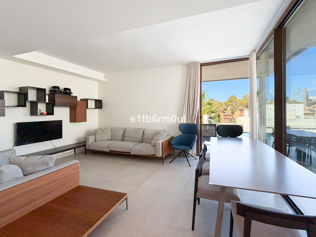 4 Bed Semi-Detached House in The Golden Mile