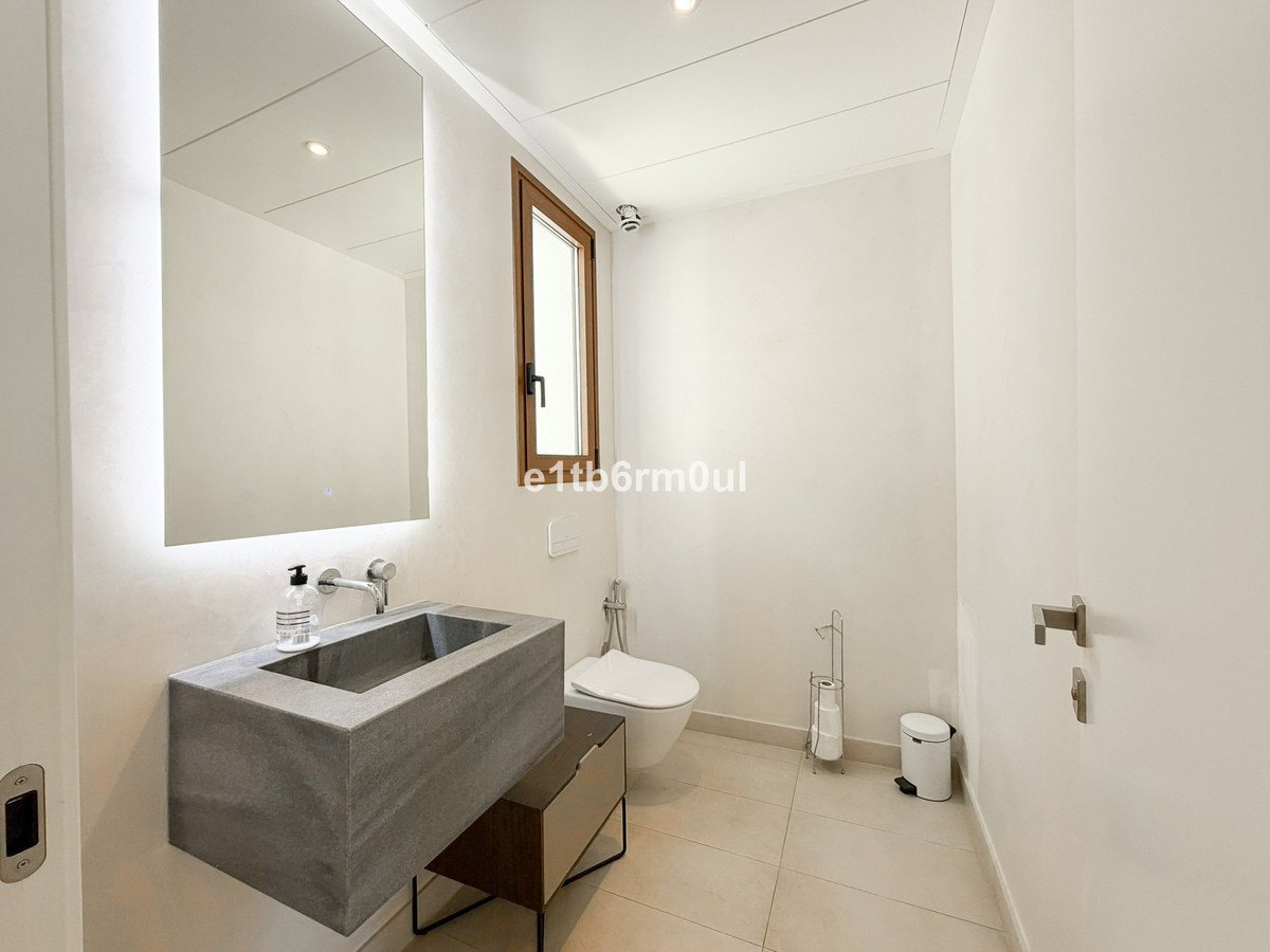4 Bed Semi-Detached House in The Golden Mile