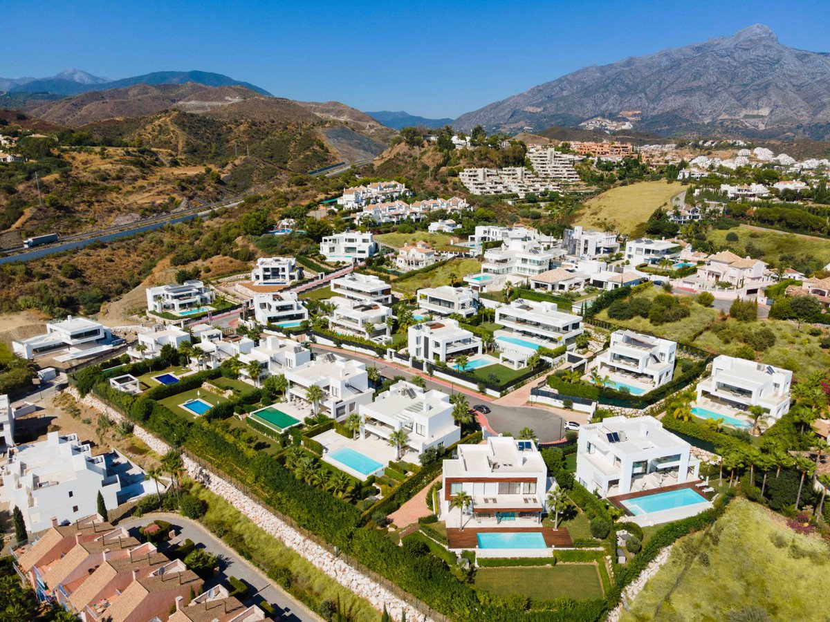 5 Bed Detached Villa in Nueva Andalucía