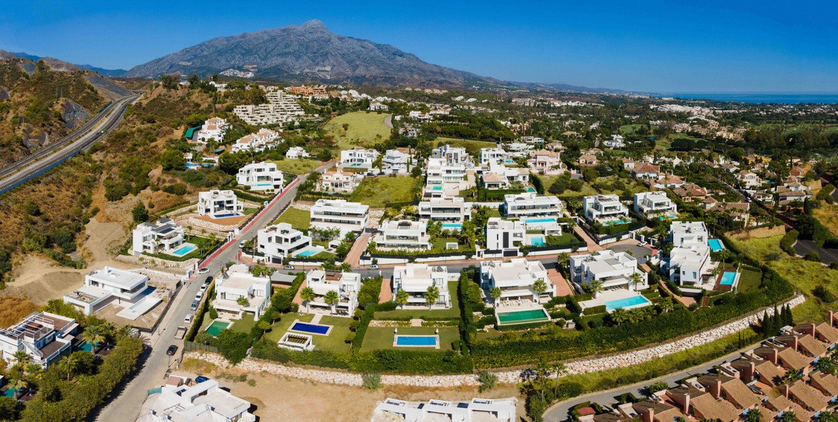 5 Bed Detached Villa in Nueva Andalucía