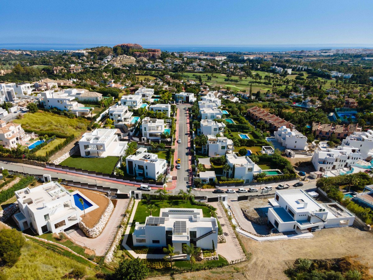 5 Bed Detached Villa in Nueva Andalucía