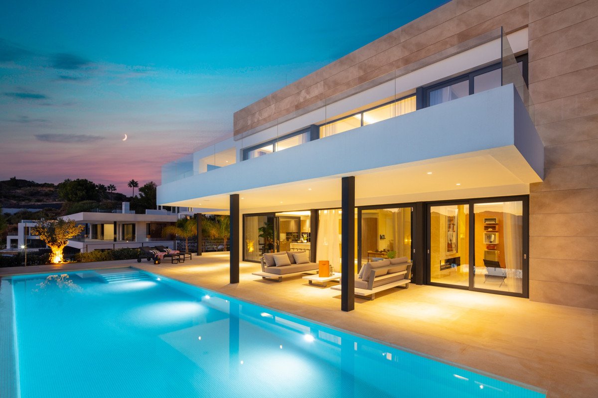 5 Bed Detached Villa in Nueva Andalucía
