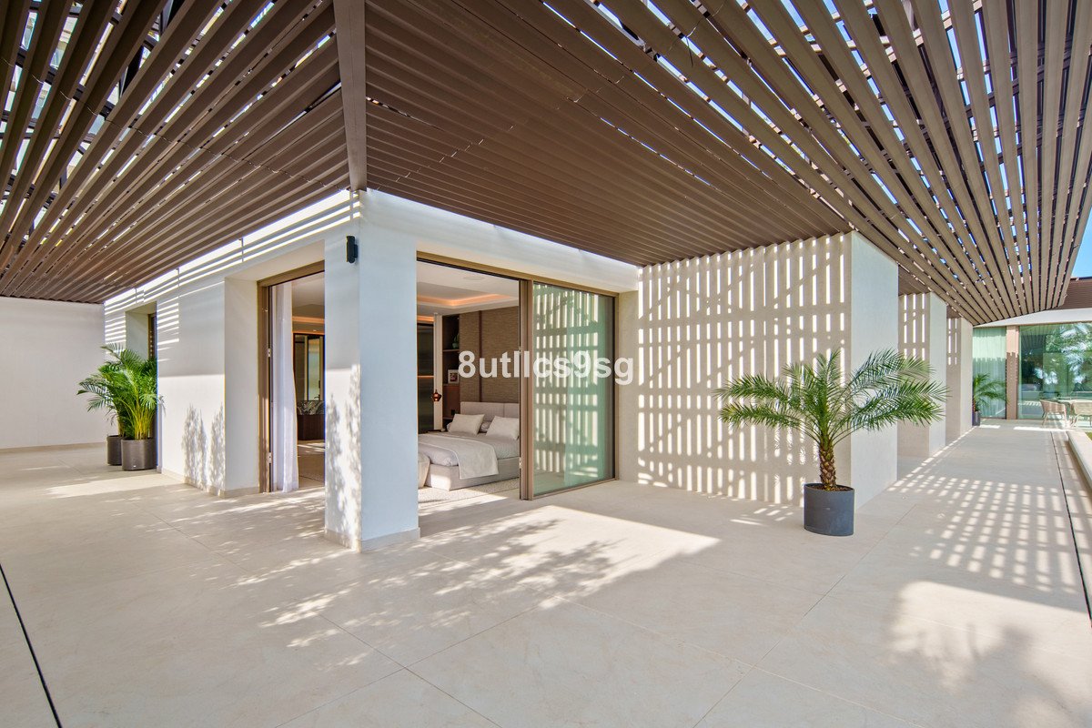 5 Bed Detached Villa in Nueva Andalucía