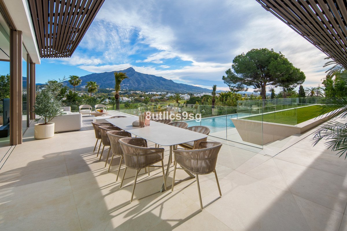 5 Bed Detached Villa in Nueva Andalucía