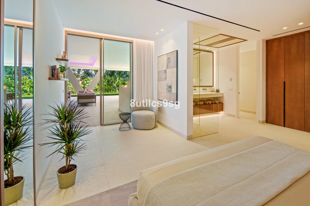 5 Bed Detached Villa in Nueva Andalucía