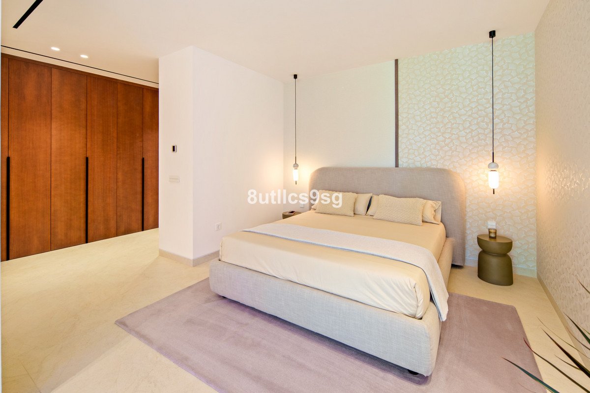 5 Bed Detached Villa in Nueva Andalucía