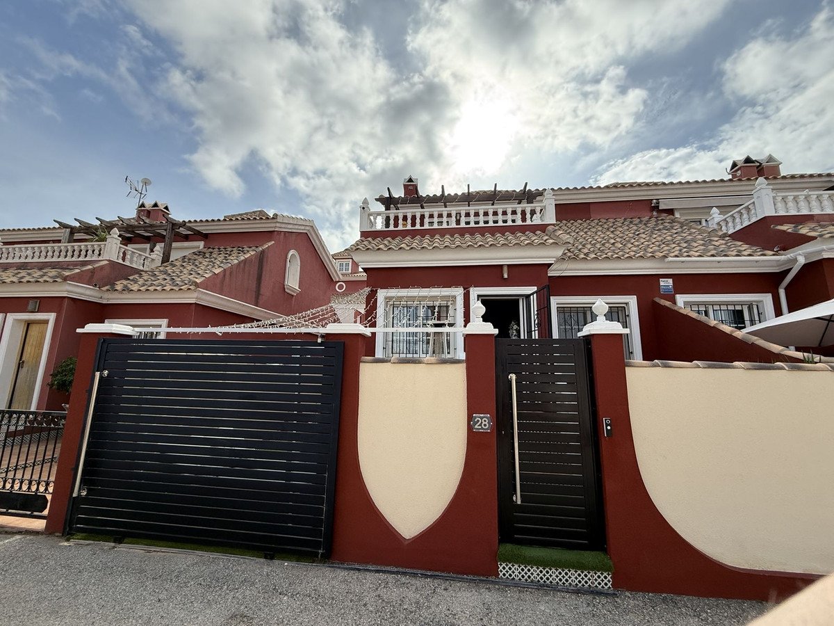 3 Bed Semi-Detached House in Villamartin