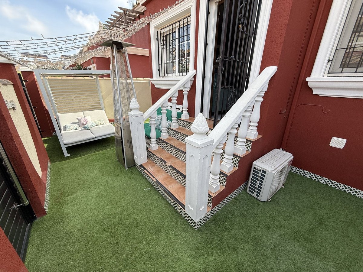 3 Bed Semi-Detached House in Villamartin