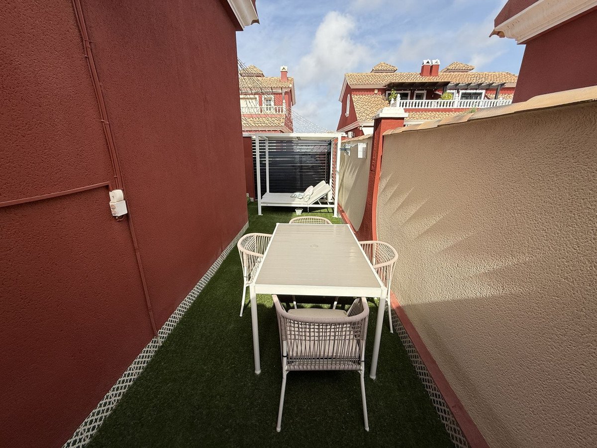 3 Bed Semi-Detached House in Villamartin