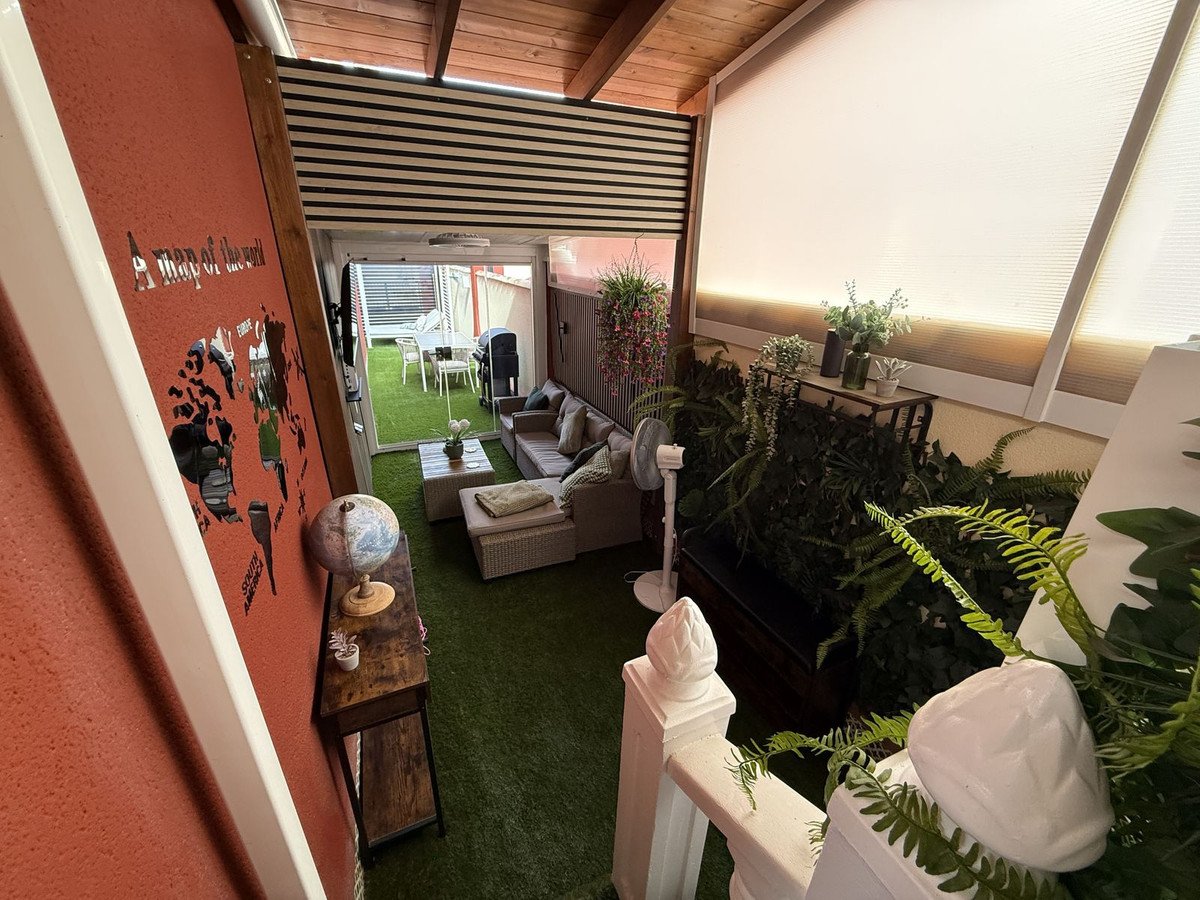3 Bed Semi-Detached House in Villamartin