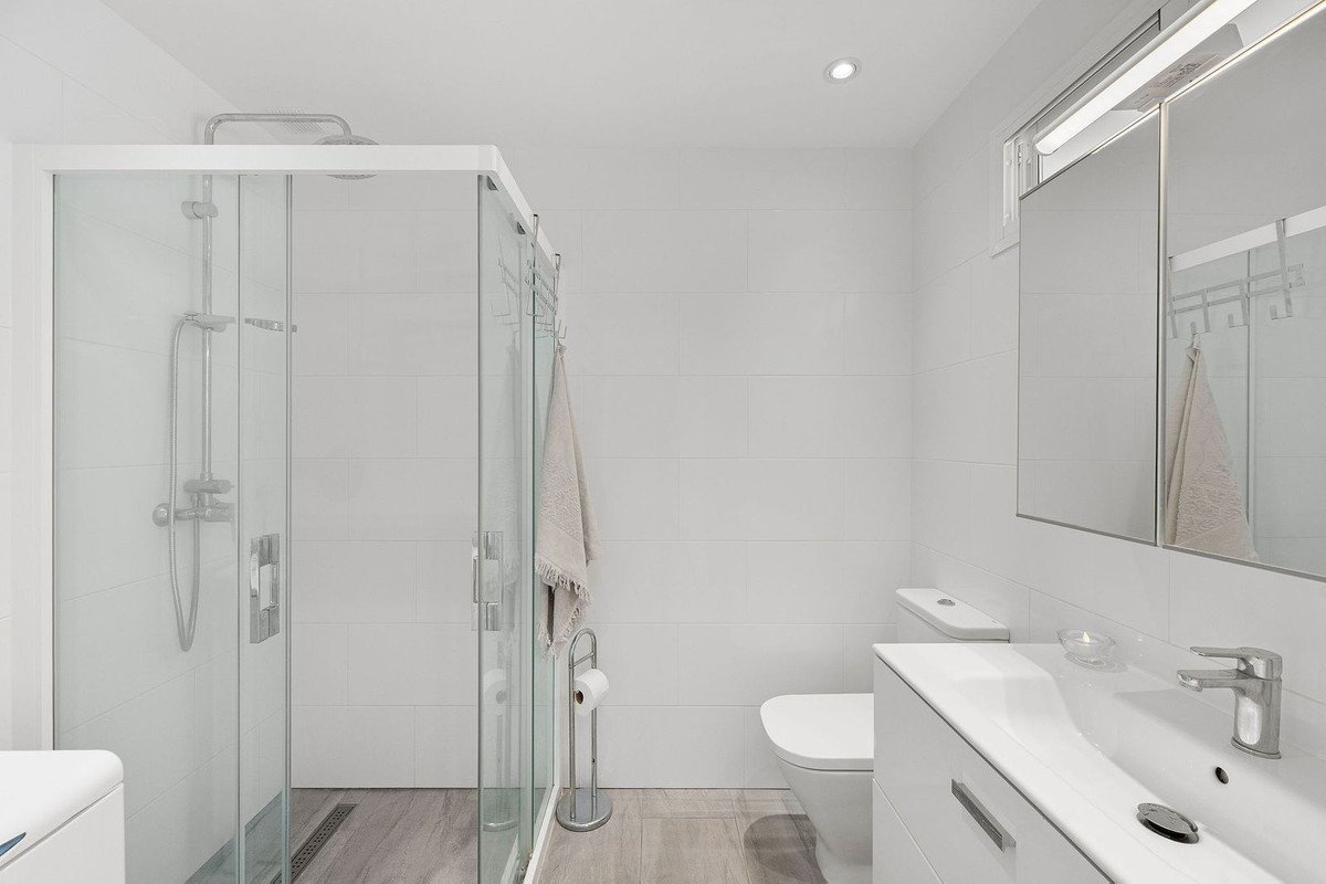 2 Bed Middle Floor Apartment in Nueva Andalucía