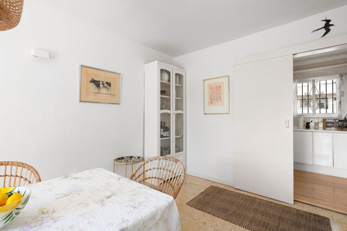 2 Bed Middle Floor Apartment in Nueva Andalucía