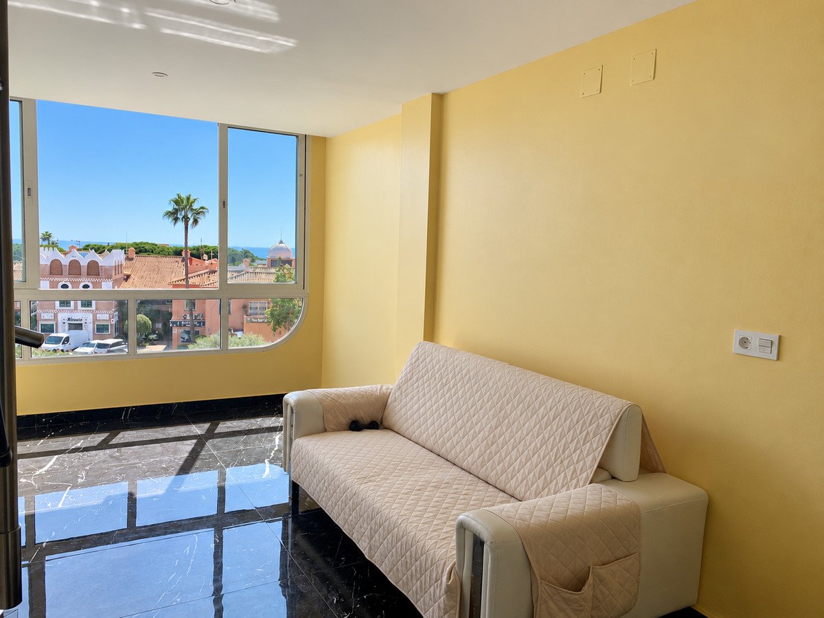 2 Bed Middle Floor Apartment in Mijas Costa