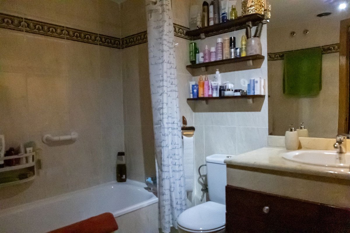 2 Bed Ground Floor Apartment in Benalmadena