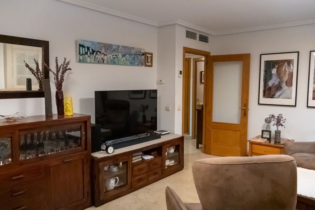 2 Bed Ground Floor Apartment in Benalmadena