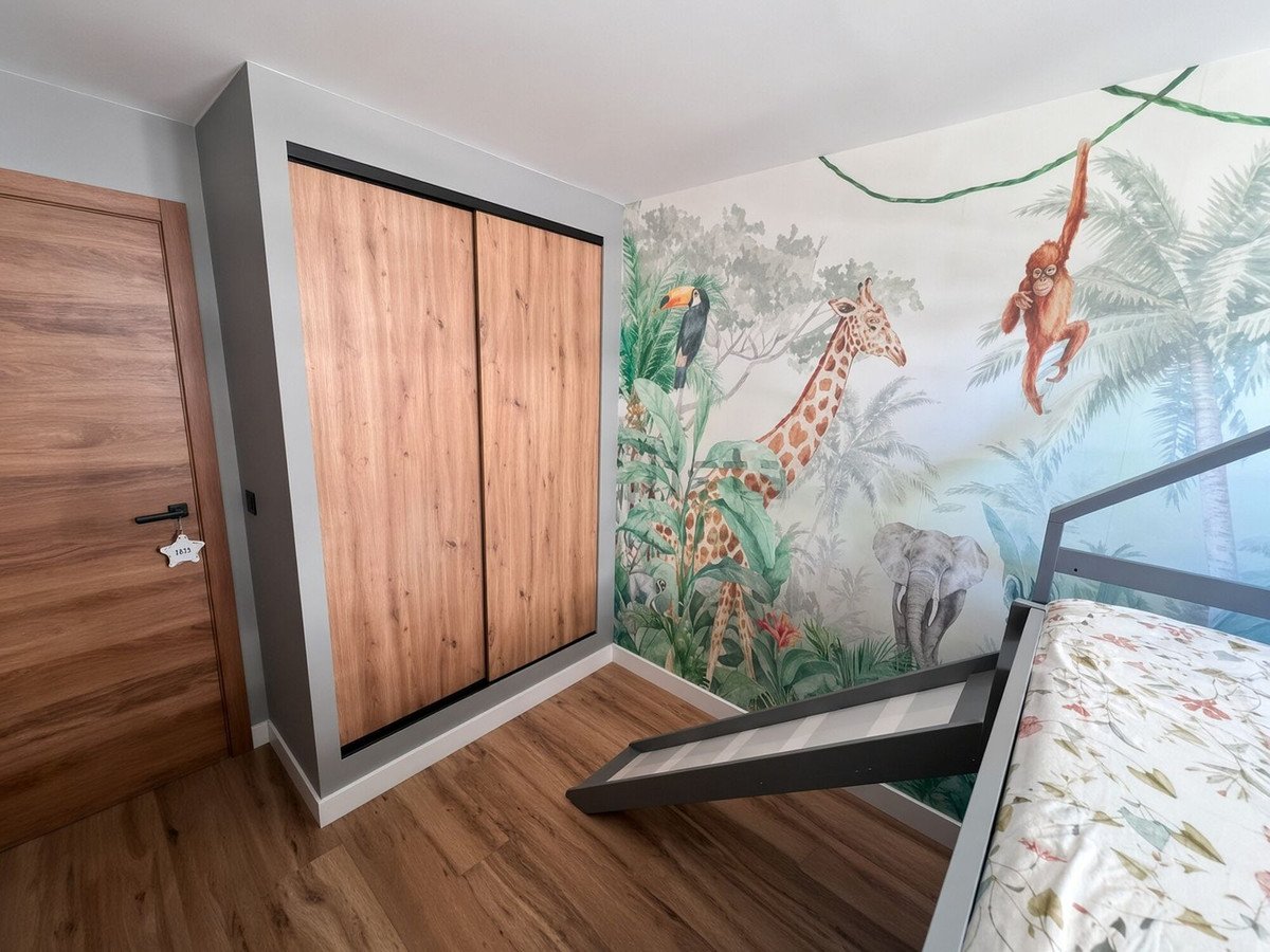 3 Bed Middle Floor Apartment in Estepona