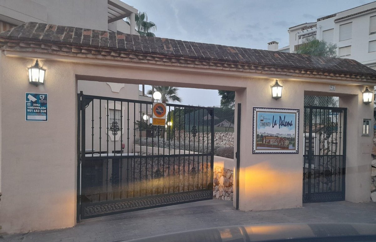 2 Bed Middle Floor Apartment in Benalmadena