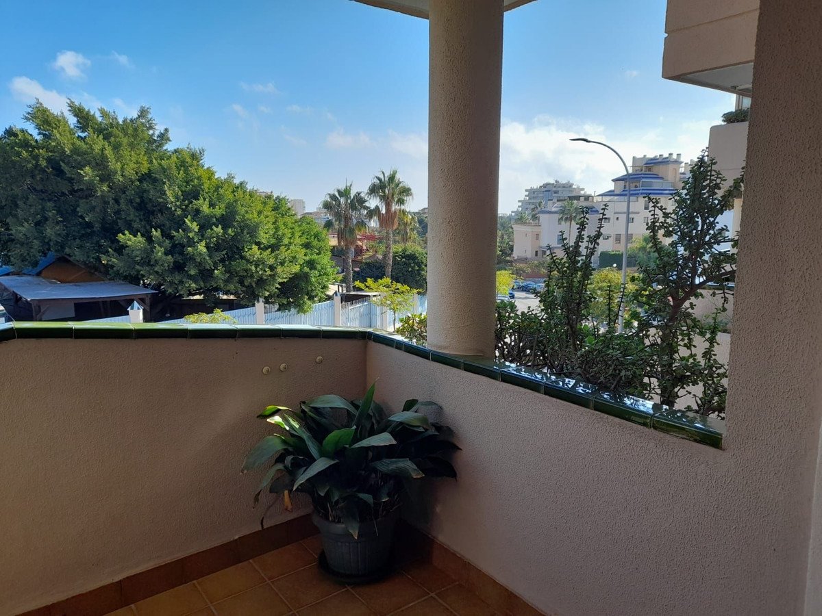 2 Bed Middle Floor Apartment in Benalmadena