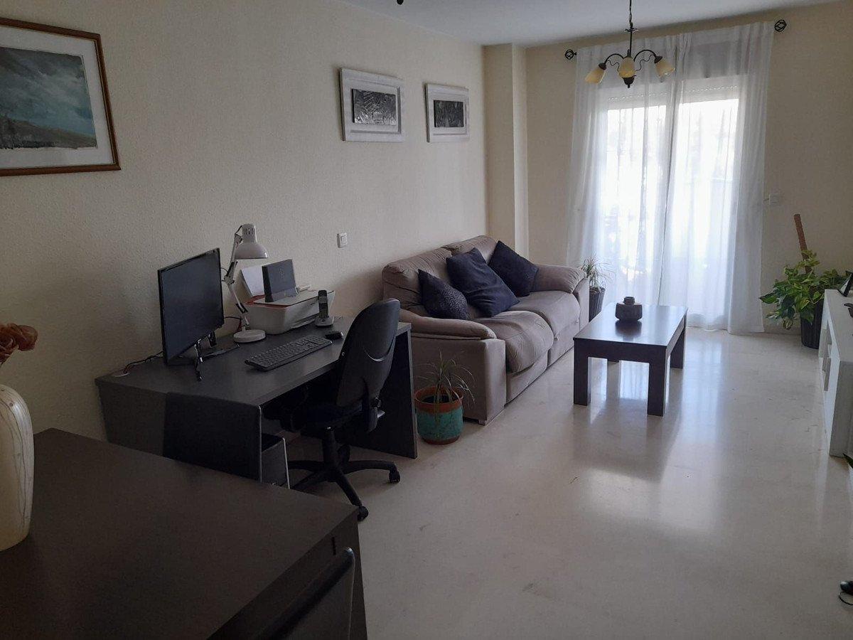 2 Bed Middle Floor Apartment in Benalmadena