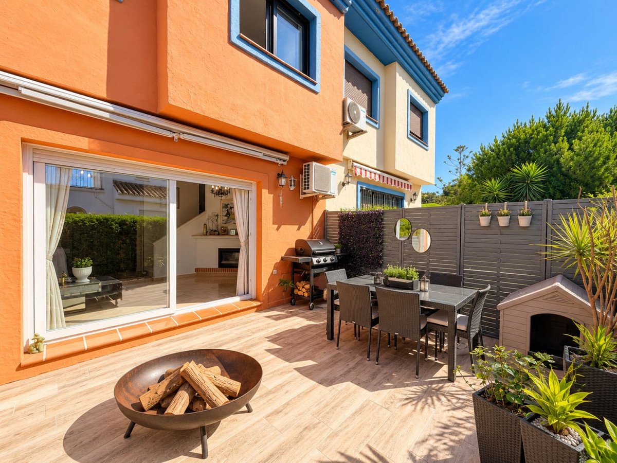 3 Bed Detached Villa in La Duquesa