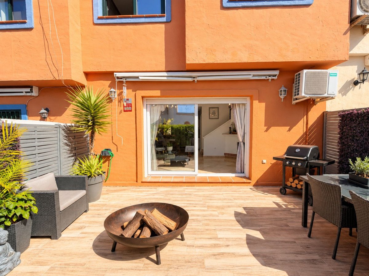 3 Bed Detached Villa in La Duquesa