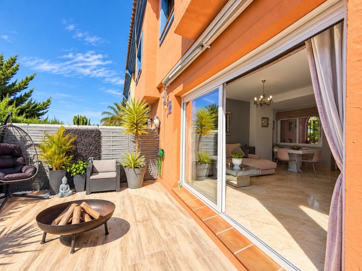 3 Bed Detached Villa in La Duquesa
