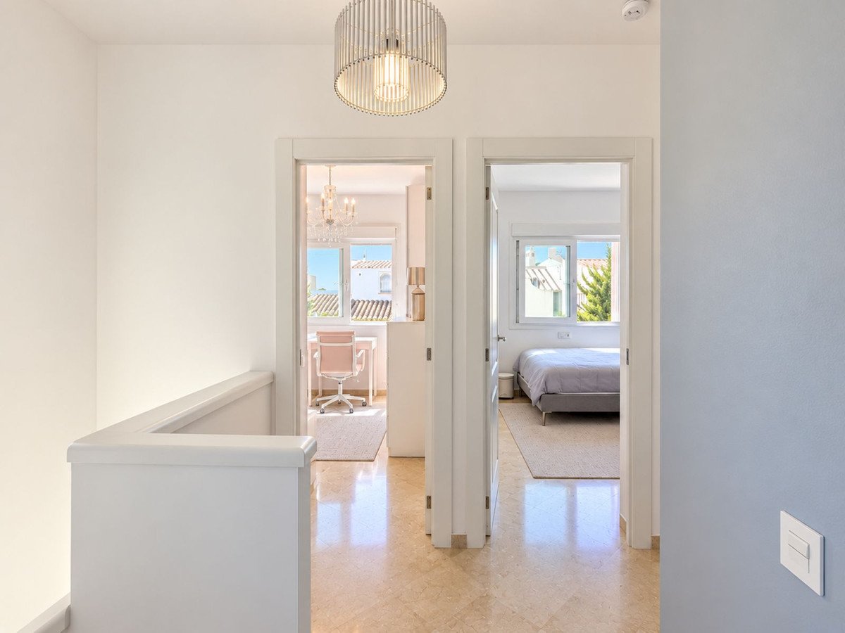 3 Bed Detached Villa in La Duquesa