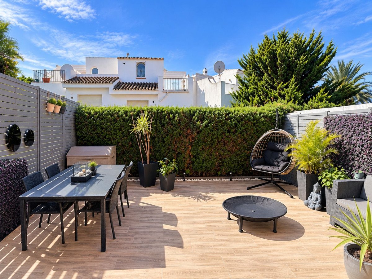 3 Bed Detached Villa in La Duquesa