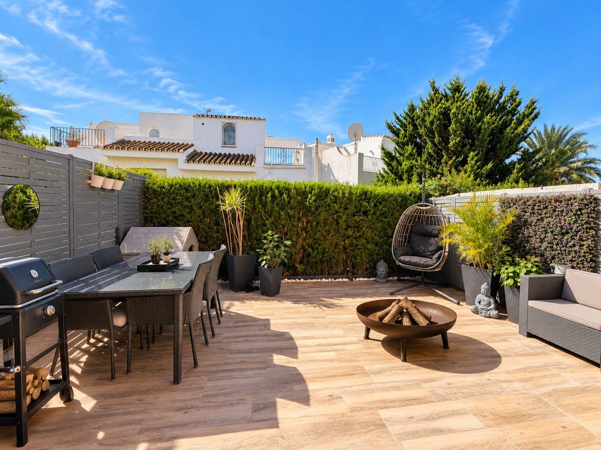 3 Bed Detached Villa in La Duquesa