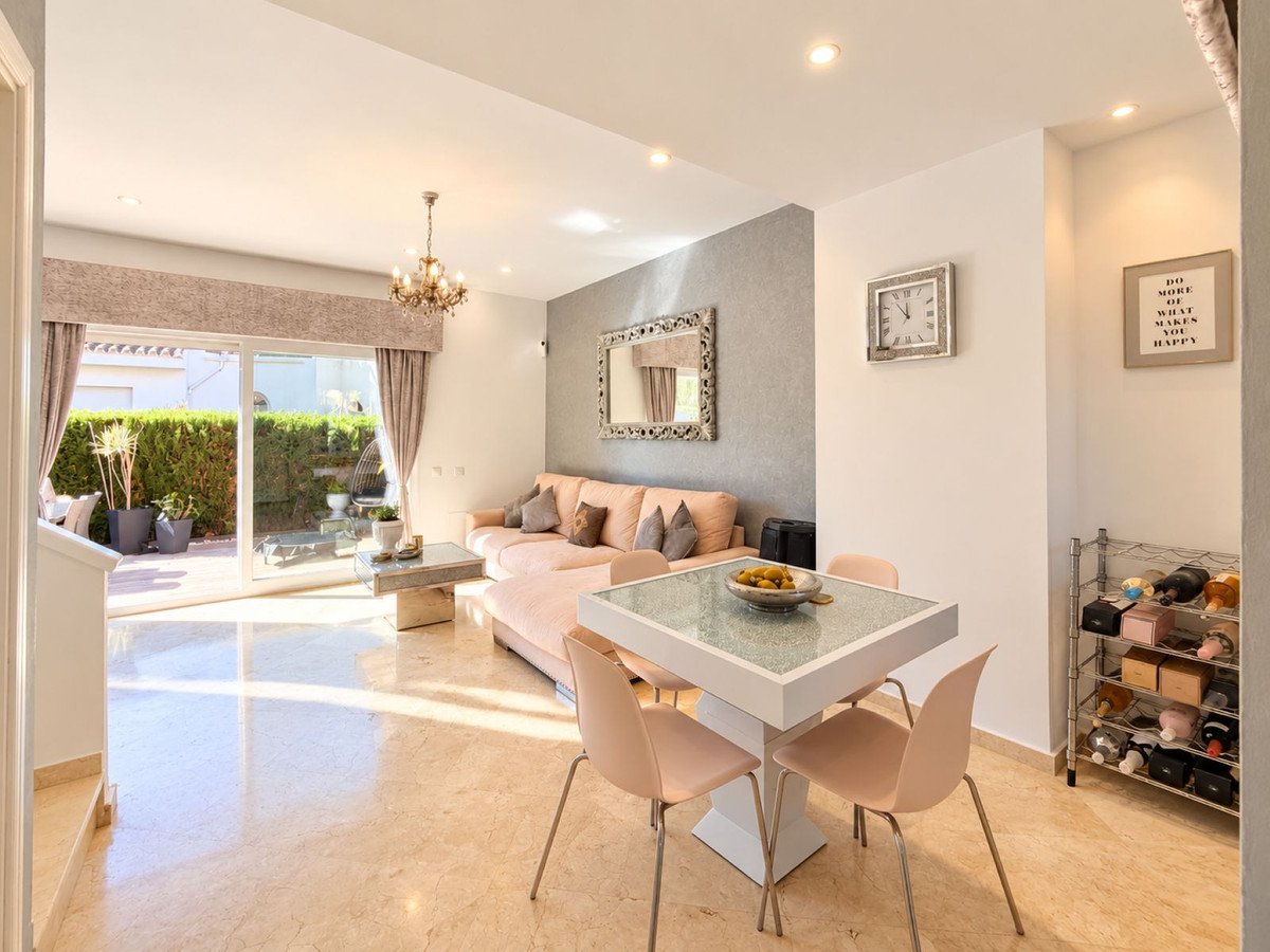 3 Bed Detached Villa in La Duquesa