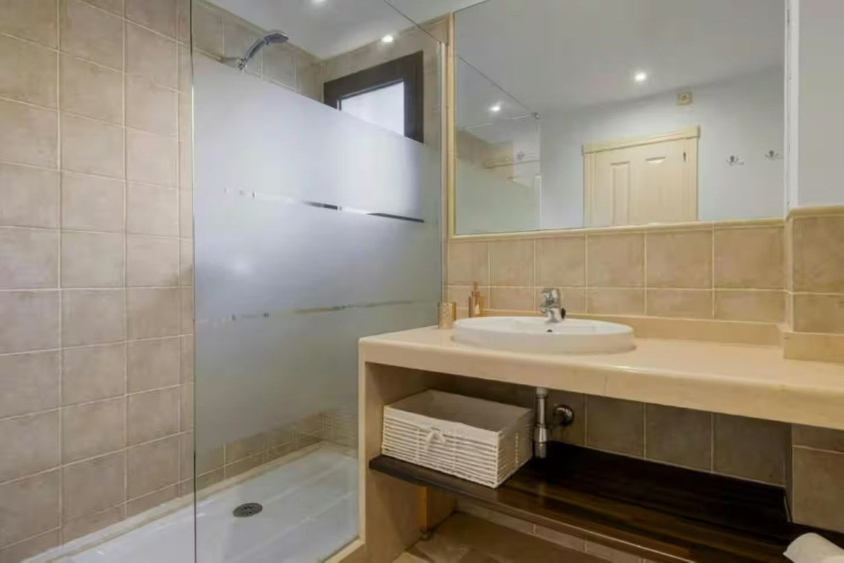 2 Bed Ground Floor Apartment in Estepona