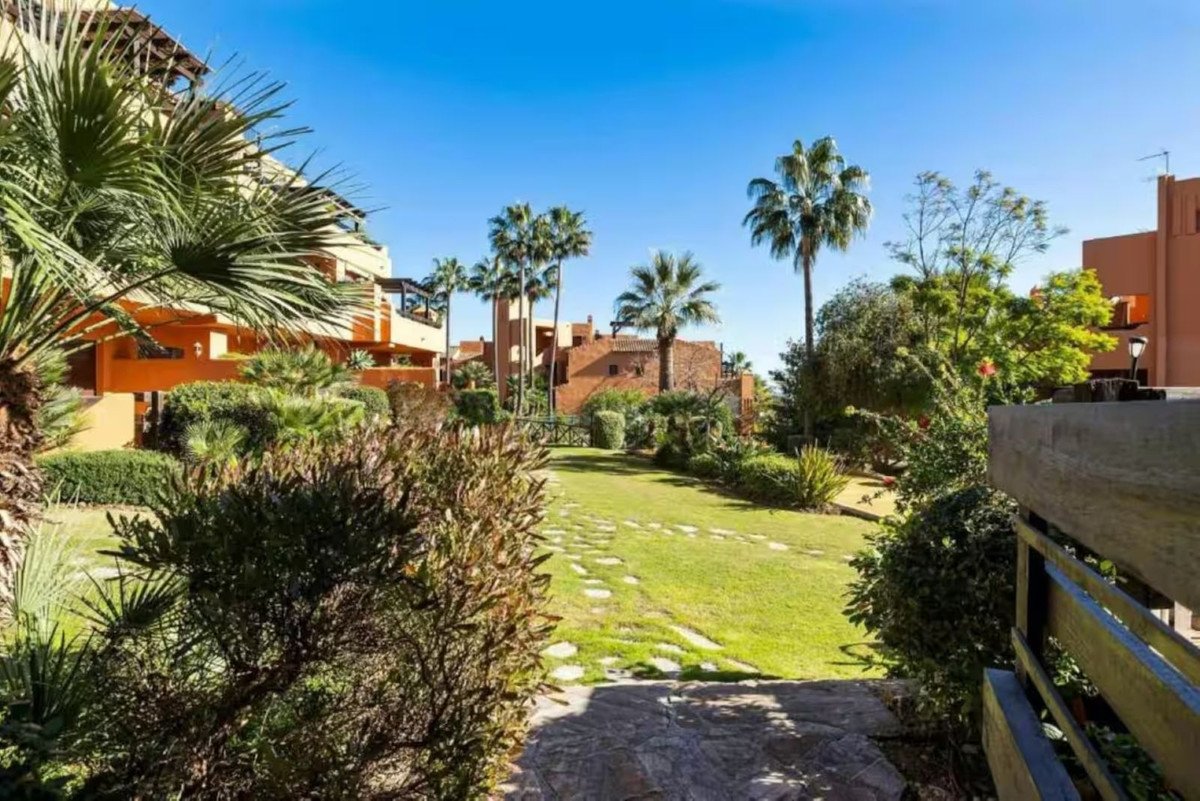 2 Bed Ground Floor Apartment in Estepona