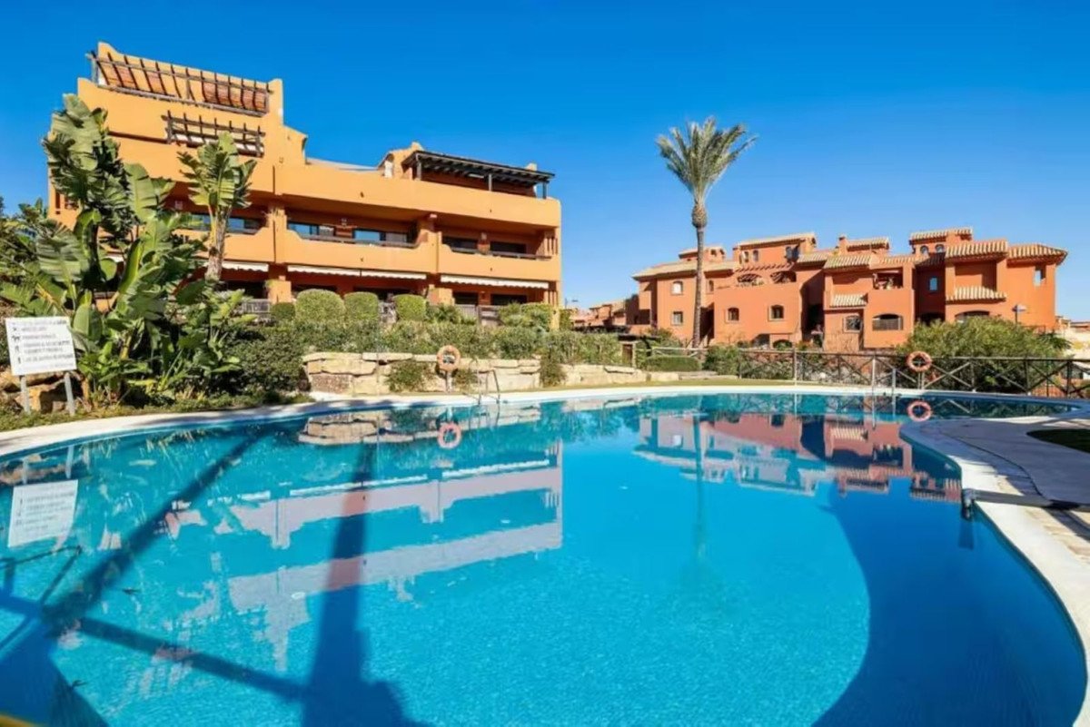 2 Bed Ground Floor Apartment in Estepona