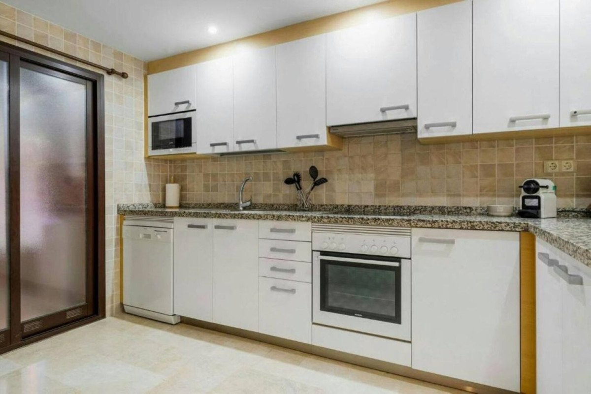 2 Bed Ground Floor Apartment in Estepona