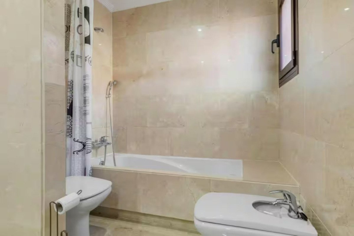 2 Bed Ground Floor Apartment in Estepona