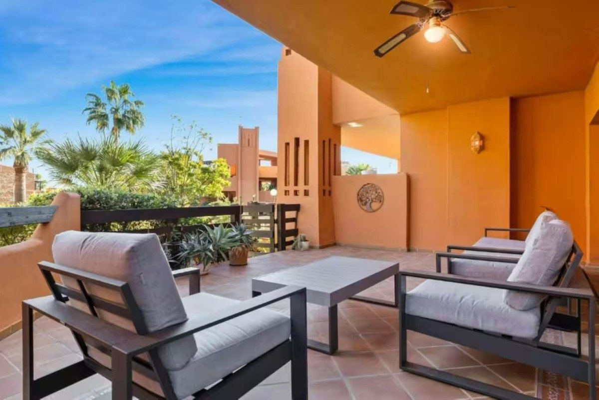 2 Bed Ground Floor Apartment in Estepona