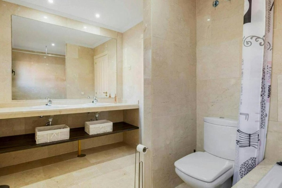 2 Bed Ground Floor Apartment in Estepona