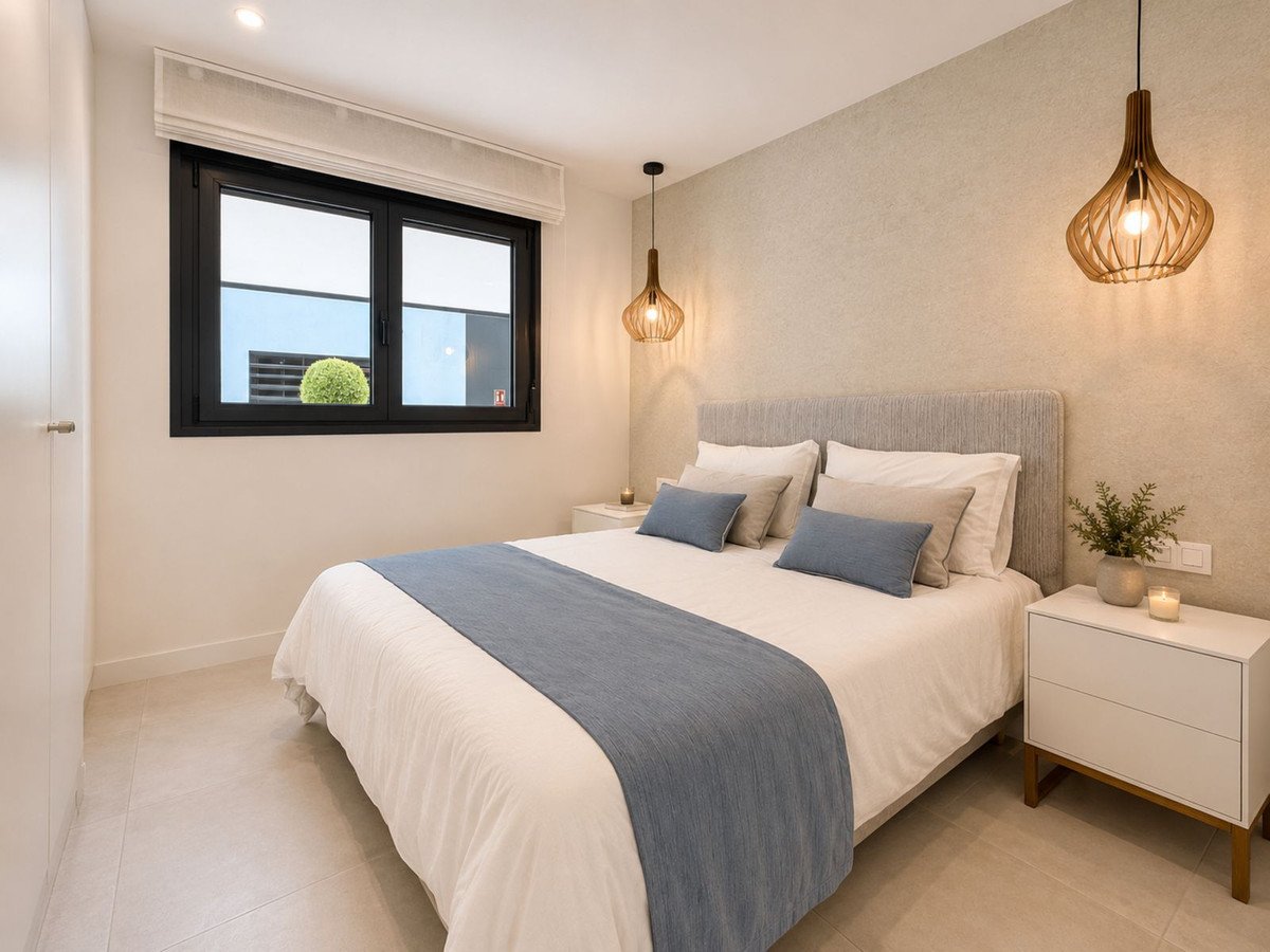 3 Bed Middle Floor Apartment in Selwo